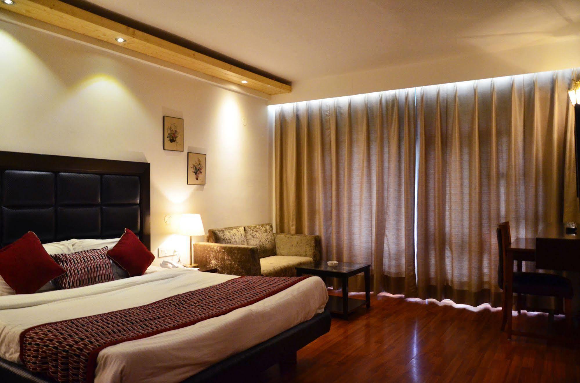 Hotel Manali Heights Экстерьер фото