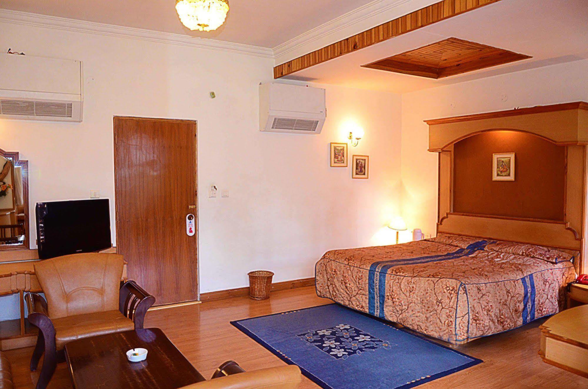 Hotel Manali Heights Экстерьер фото